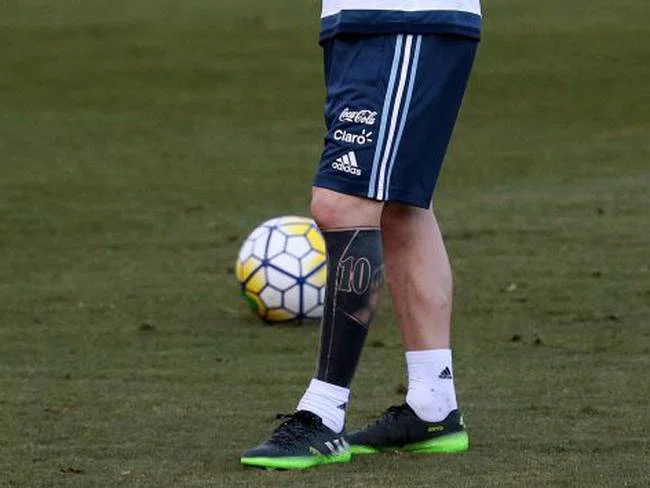 Lionel Messi - blockout.jpg