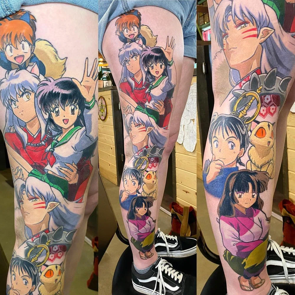 Tatuagem de anime colorida em perna inteira pela artista Kimberly Graziano.